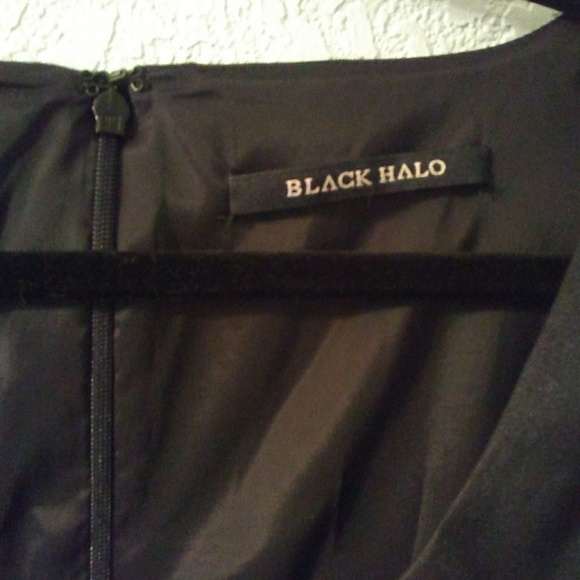 Black Halo v neck sleeveless dress - Picture 4 of 6